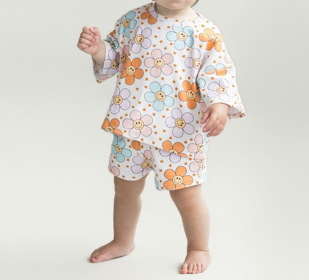 Ditzy Daisy Shorts Set